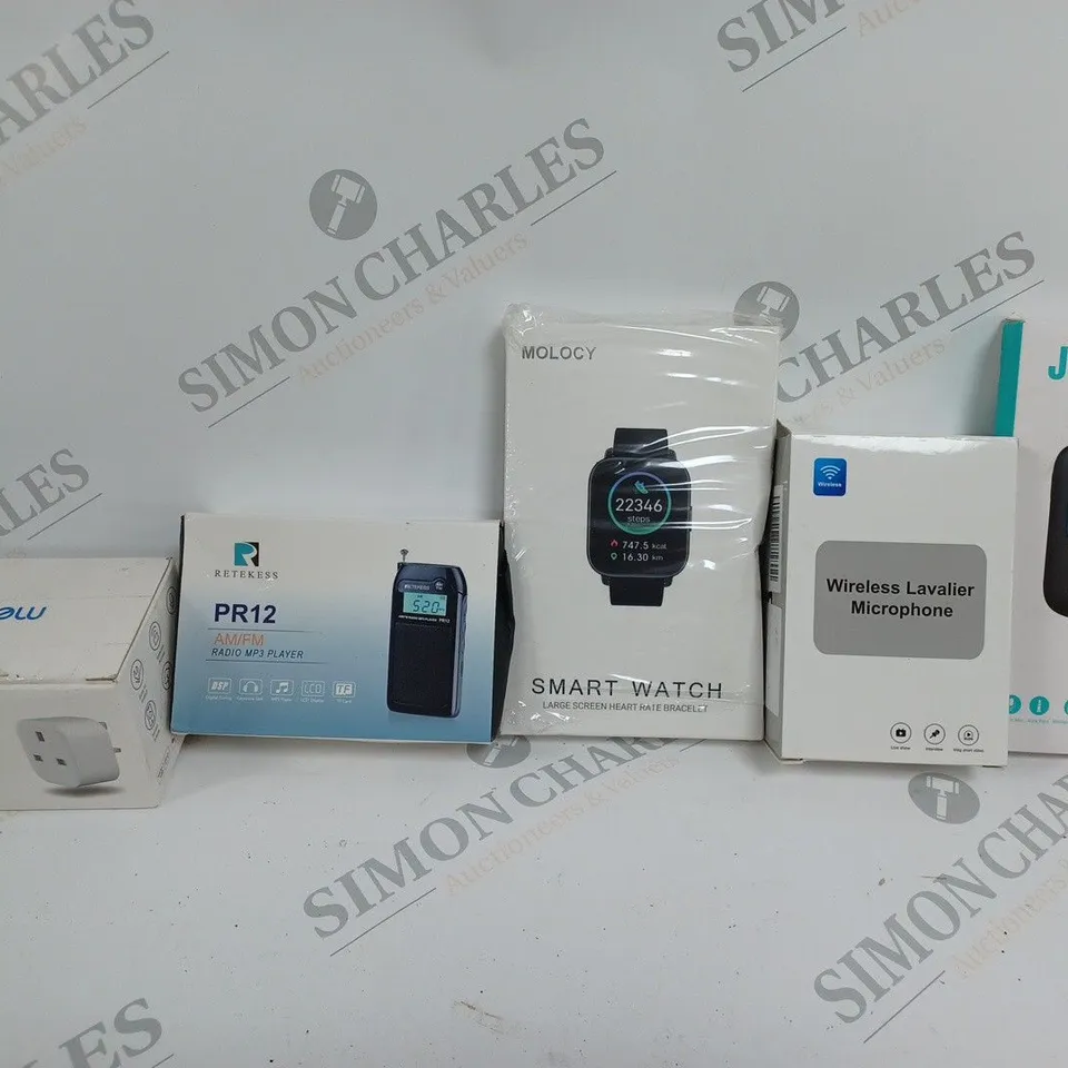 BOX OF APPROX 25 ASSORTED ITEMS TO INCLUDE - J35 BLUETOOTH RECIVER - MOLOCY SMART WATCH - SMART WI-FI PLUG MINI ECT 