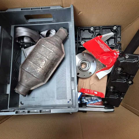 BOX OF APPROXIMATELY 20 ASSORTED CAR PARTS