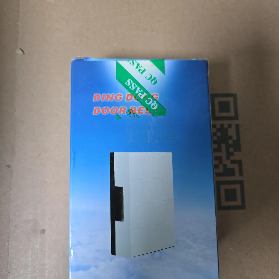 TOTE OF APPROXIMATELY 12 ASSORTED ITEMS TO INCLUDE: DING DONG DOORBELL