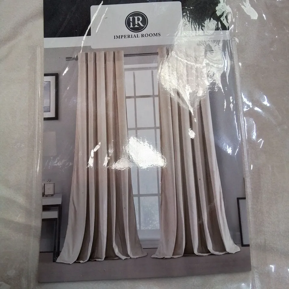 BAGGED QUALITY HEAVY VELVET EYELET CURTAINS 