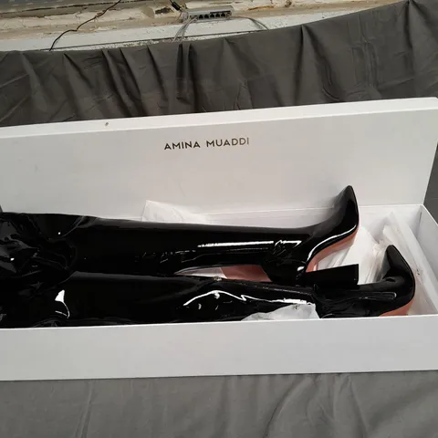 BOXED PAIR OF AMINA MAUDDI LATEX BLACK BLOCK HEEL BOOTS SIZE 37.5