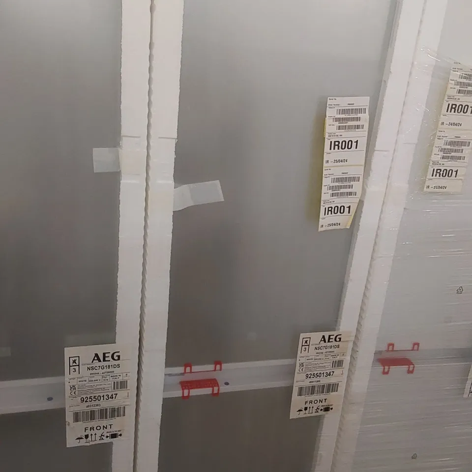 AEG 7000 GREENZONE INTEGRATED FRIDGE FREEZER 177.2 CM MODEL: NSC7G181DS