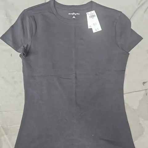 ABERCROMBIE & FITCH BABY TEE IN BLACK SIZE SMALL