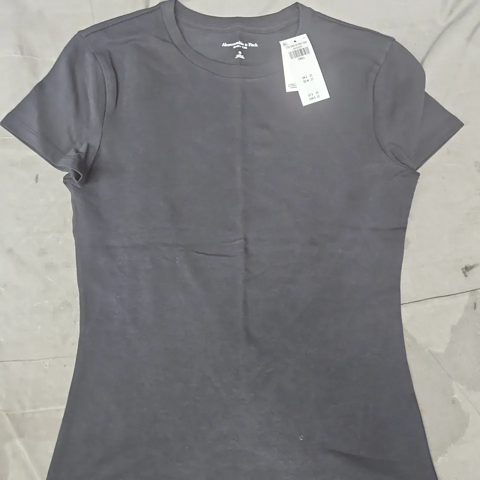 ABERCROMBIE & FITCH BABY TEE IN BLACK SIZE SMALL