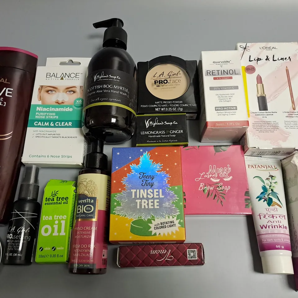 LOT OF ASSORTED HEALTH AND BEAUTY ITEMS TO INCLUDE LOREAL LIPS AND LINES, L.A.GIRL PRO FACE AND VENITA BIO HAND CREAM