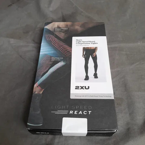 BOXED 2XU MENS LIGHT SPEED REACT COMPRESSIO TIGHTS IN BLACK/WHITE REFLECTIVE SIZE L