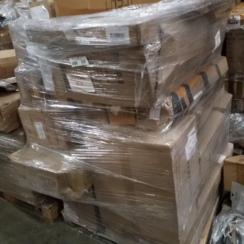 PALLET CONTAINING ASSORTED PRODUCTS INCLUDING SQUARE GARDEN DINING TABLE & SUN LOUNGERS