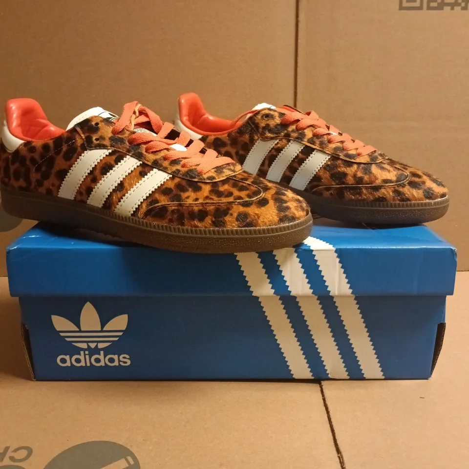 BOXED PAIR OF ADIDAS SAMBA TRAINERS IN ANIMAL PRINT SIZE UK 5