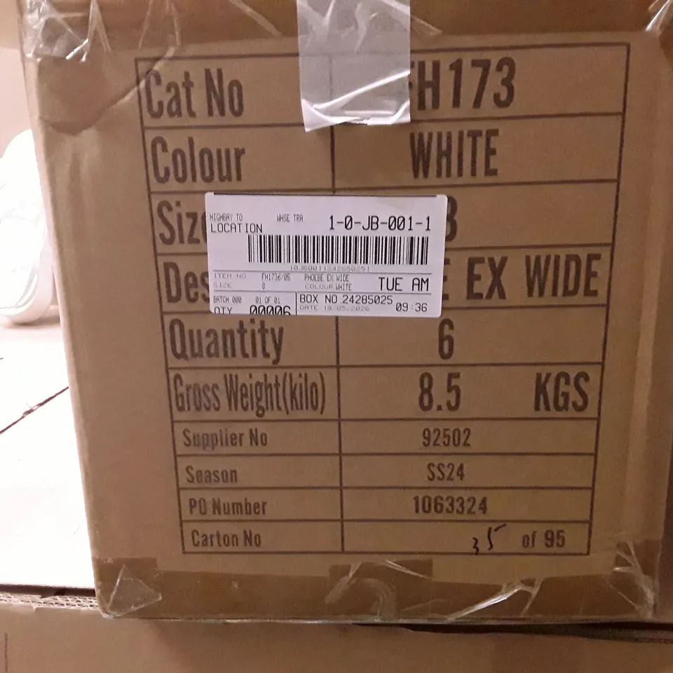 BOXED BRAND NEW SIMPLY BE PHOEBE EX WIDE SCANDALS SIZE 8 WHITE COLOUR APPROXIMATELY 6 PAIRS