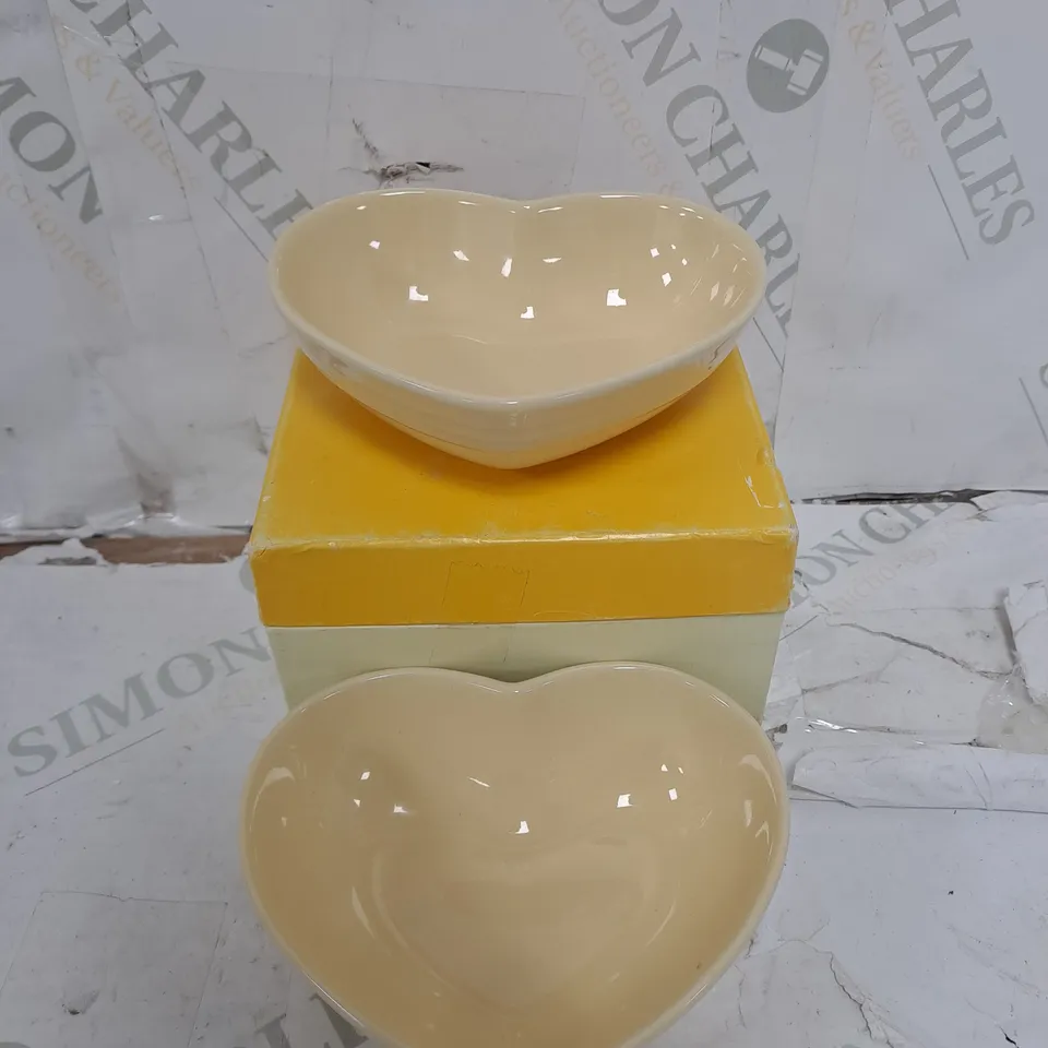 LE CREUSET SMALL HEART DISH ( SET OF 2 )