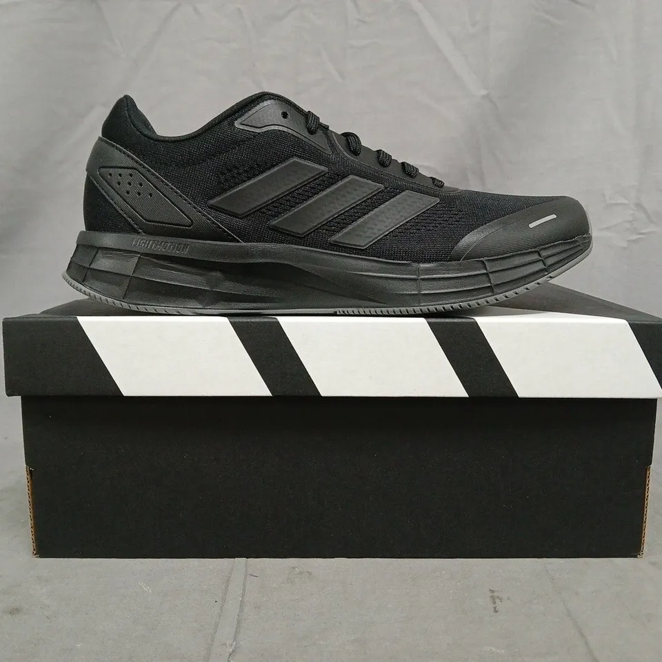 BOXED PAIR OF ADIDAS DURAMO X SHOES IN BLACK SIZE UK 7