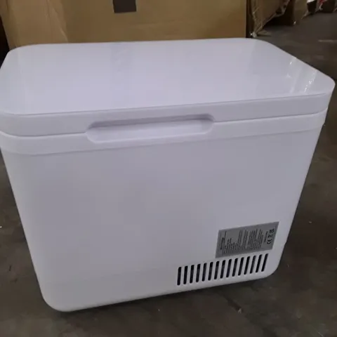 BOXED COLD-WARM ELECTRONIC REFRIGERATOR 