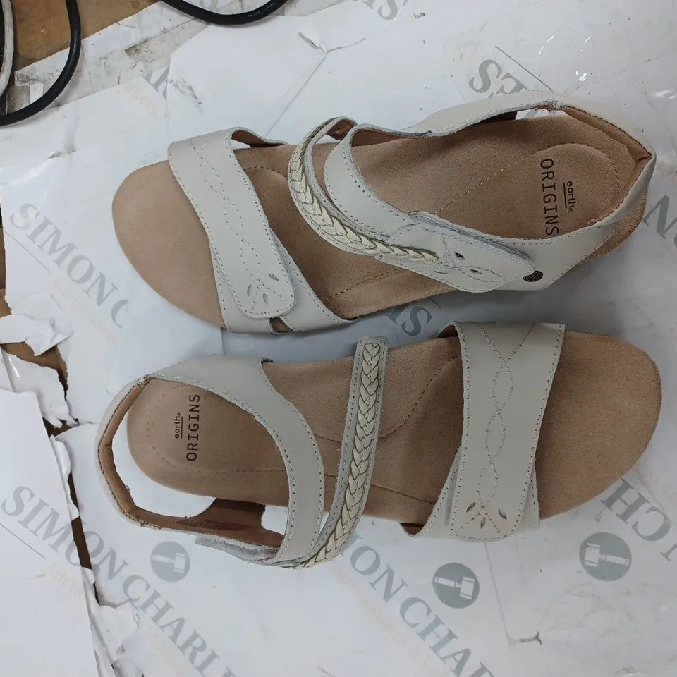 BOXED EARTHORIGINS BRIA SAND WHITE SANDALS UK 7