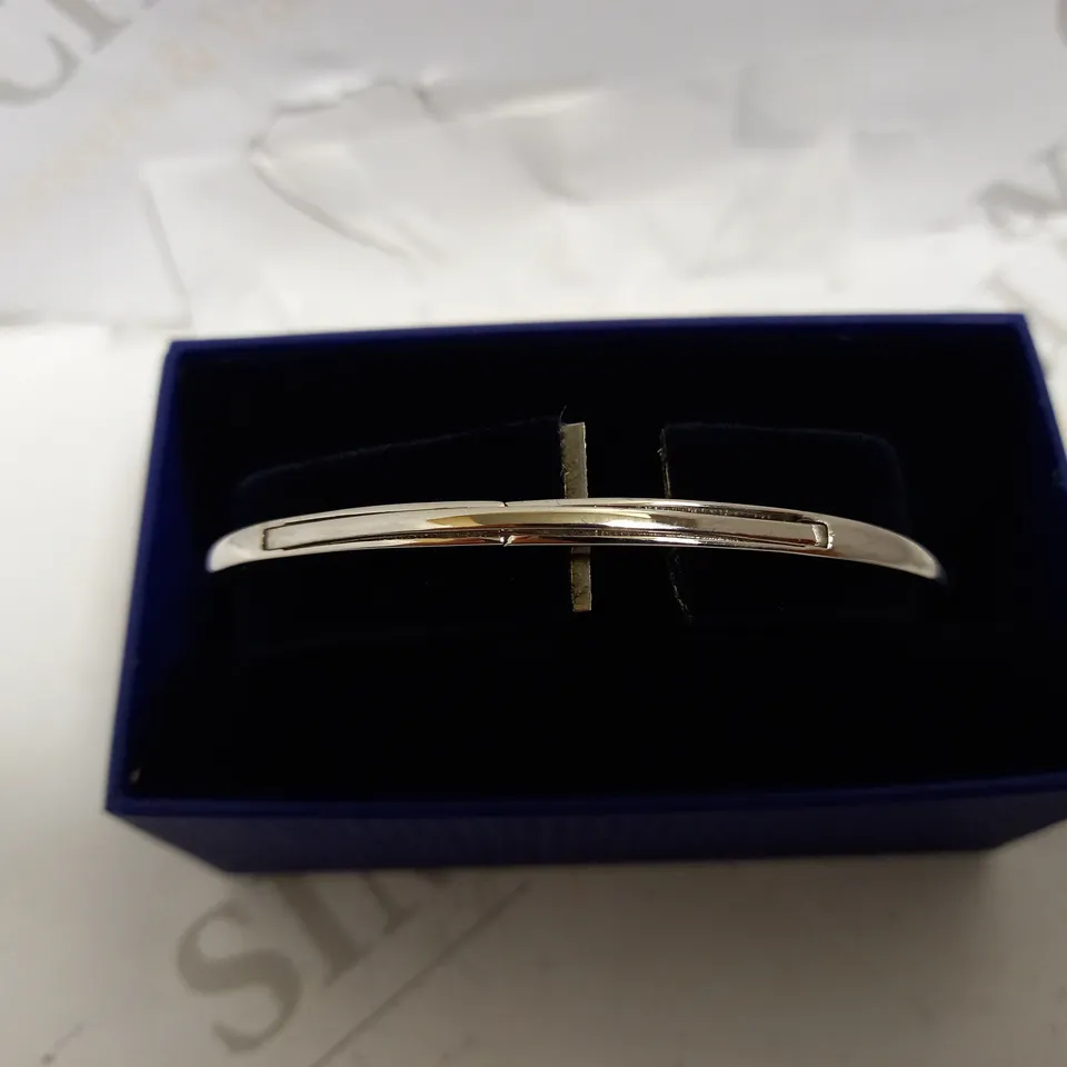 SWAROVSKI SILVER EFFECT SPARKLE SWAN OPEN BAND BRACELET