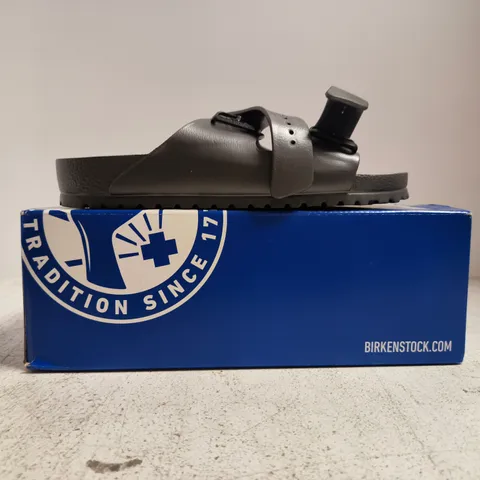 BOXED PAIR OF BIRKENSTOCK ARIZONA EVA SANDALS IN ANTHRACITE GREY SIZE UK 7.5