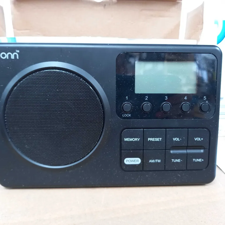 ONN PORTABLE AM/FM RADIO