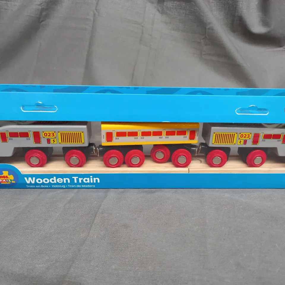 BIGJIGS WOODEN TRAIN SET