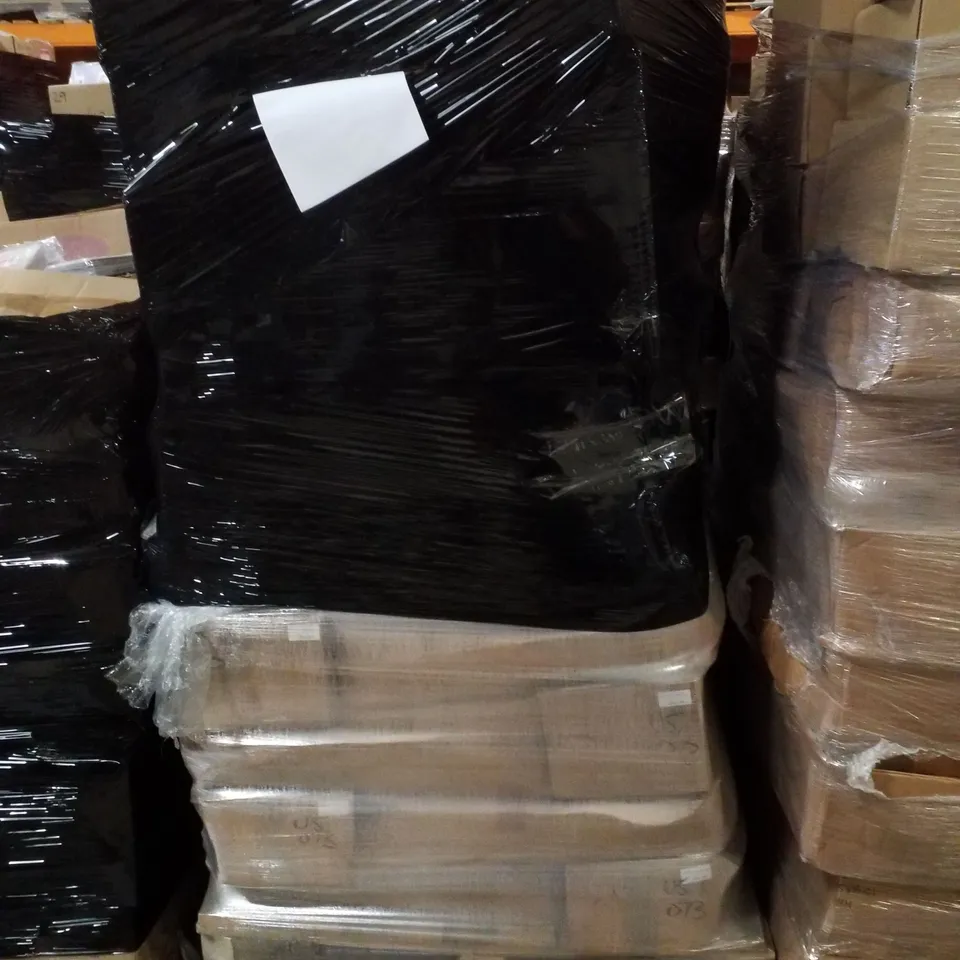 PALLET CONTAINING LARGE QUANTITY OF ASSORTED GREETINGS CARDS