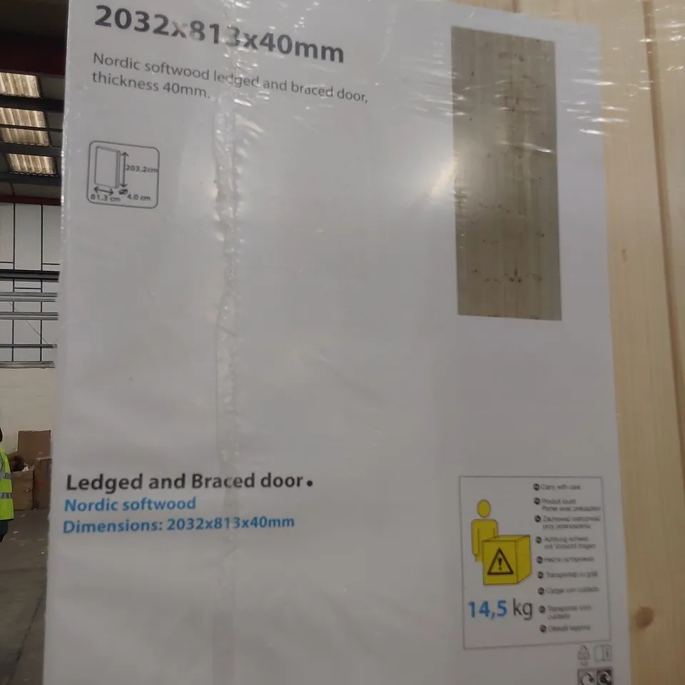 NORDIC SOFTWOOD LEDGED & BRACED DOOR 2032 × 813 × 40mm