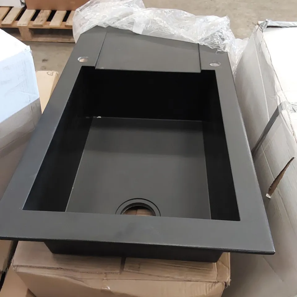 BOXED COOKE&LEWIS BLACK COMPOSITE KITCHEN SINK WITH DRAINER