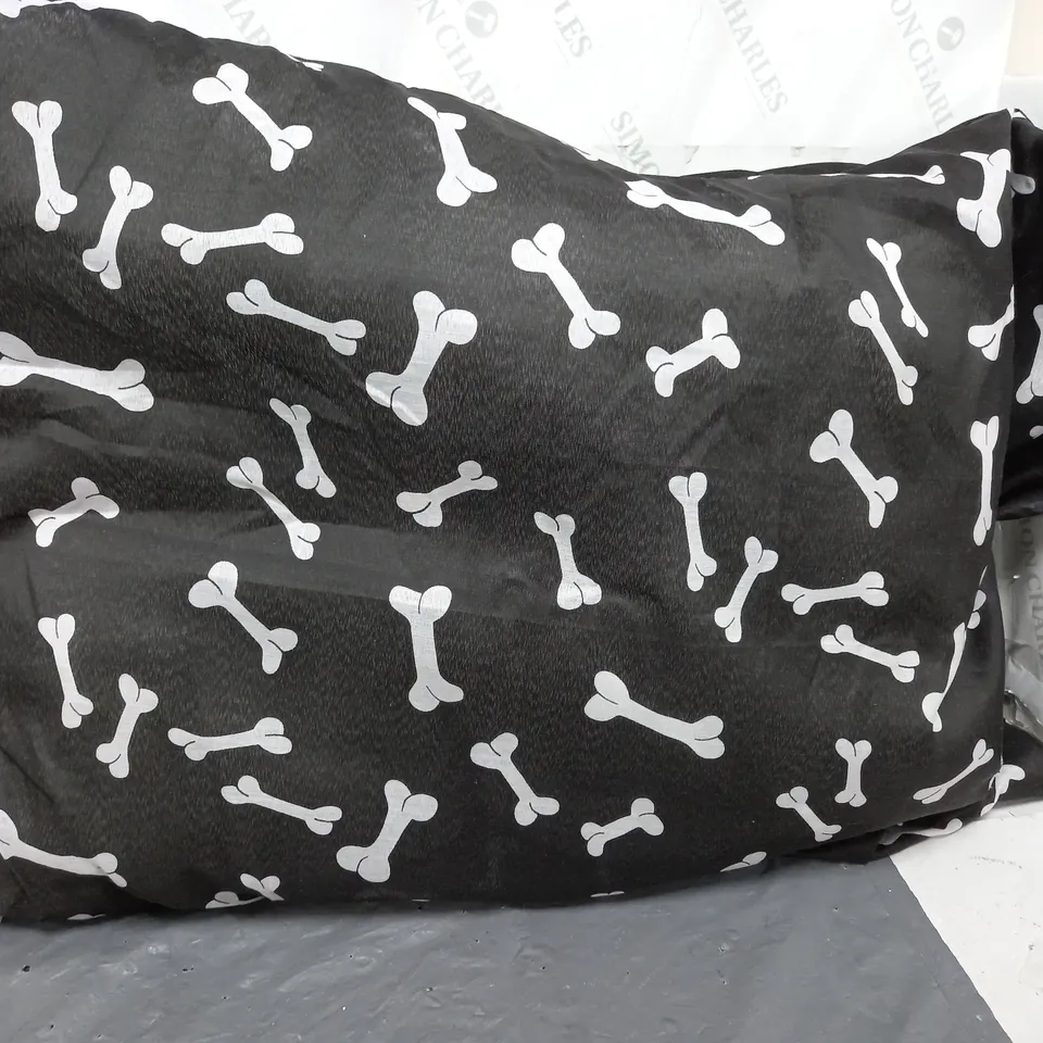 BONE PATTERN DOG BED PILLOW IN BLACK