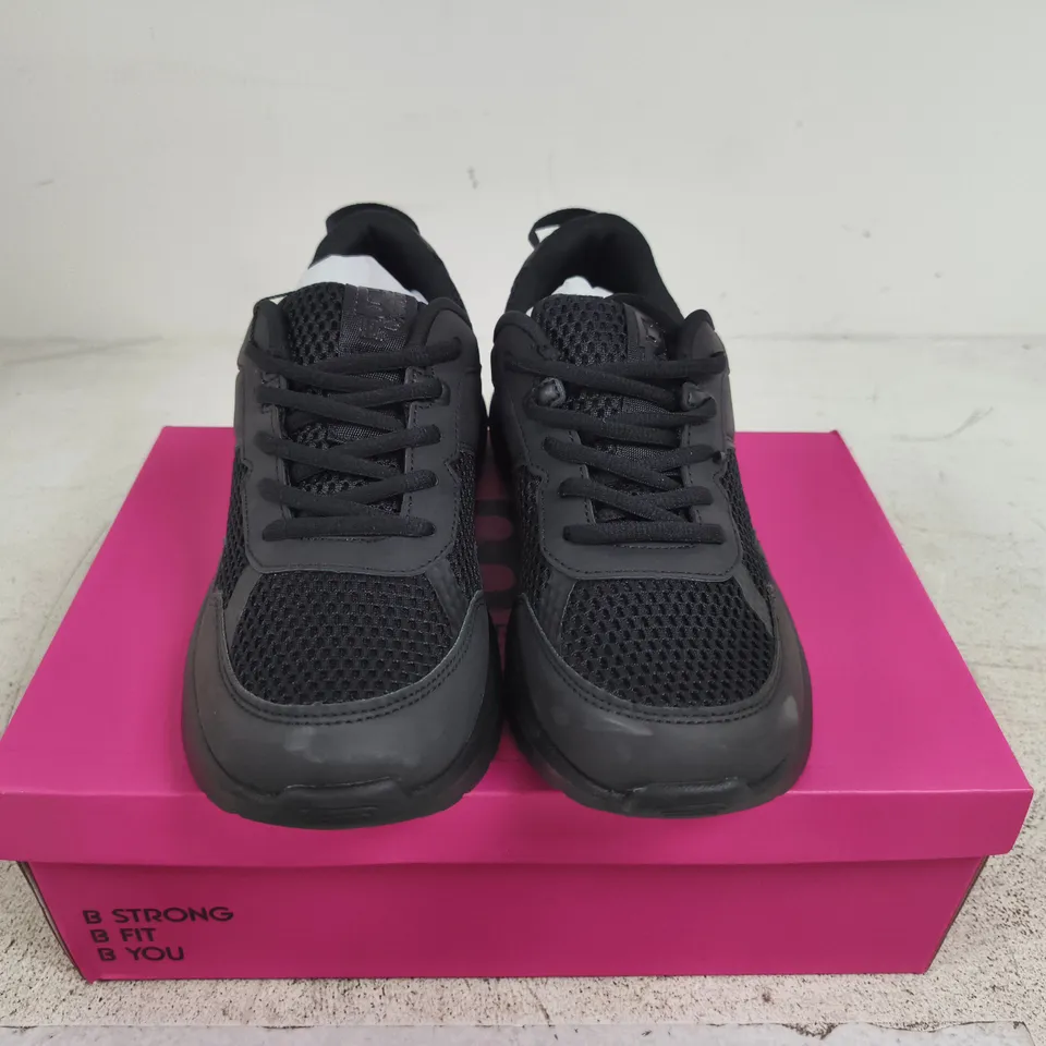 BOXED PAIR OF B STRONG LADIES OWN LABEL TRAINERS – BLACK, UK SIZE 7