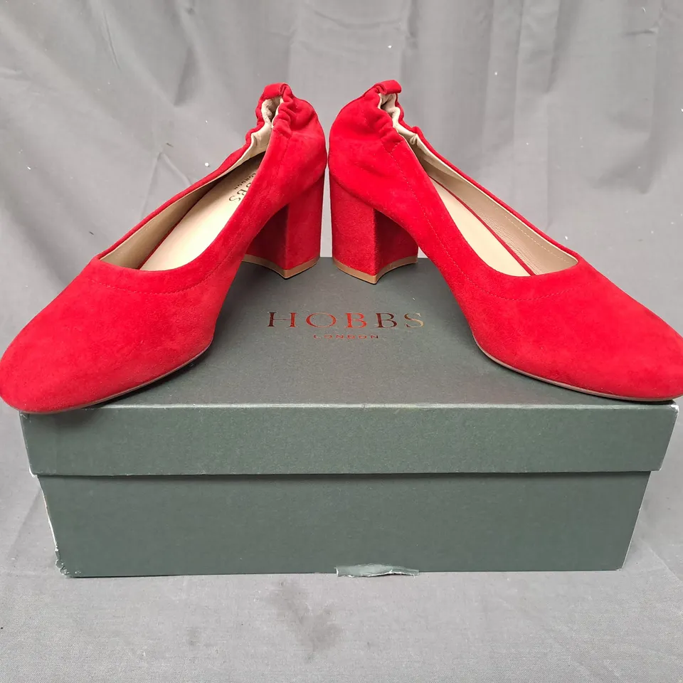 BOXED PAIR OF HOBBS LONDON CLOSED TOE BLOCK HEEL FINE SUEDE SHOES IN RED UK SIZE 5