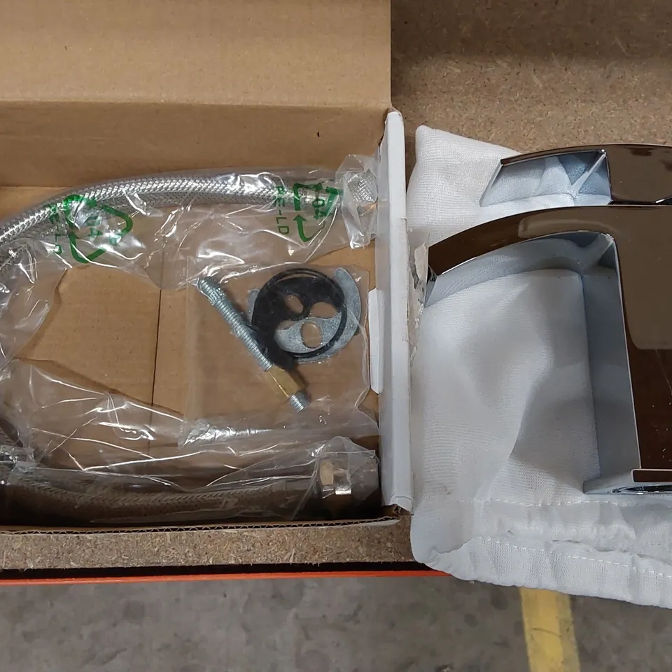 BOXED HUNEYCUTT WATERFALL TAP (1 BOX)