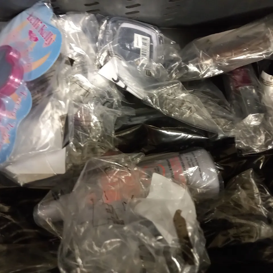 LOT OF 14 HEALTH & BEAUTY ITEMS, TO INCLUDE THE BODY SHOP, DERMAV10, HUDABEAUTY LASHES, ETC