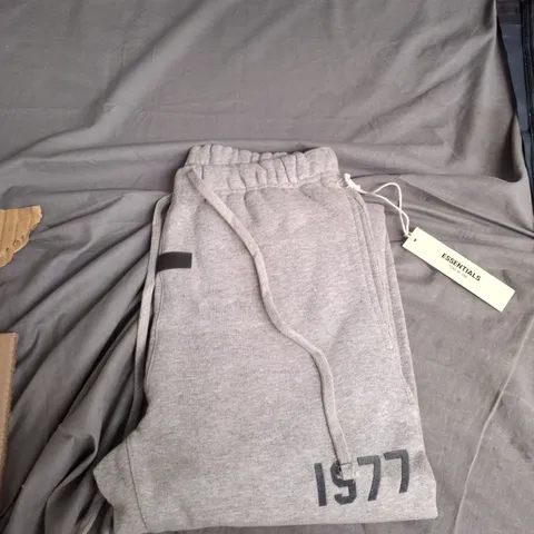 ESSENTIALS FEAR OF GOD SWEATPANTS – GREY – SIZE S