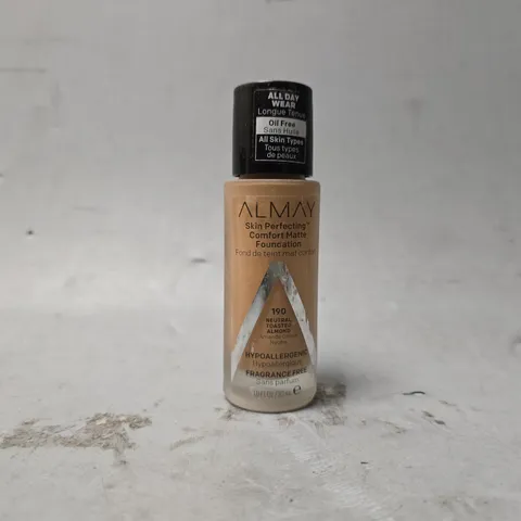 BOX OF APPROXIMATELY 30 ALMAY COMFORT MATTE FOUNDATION 190
