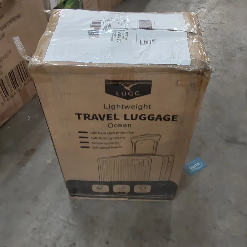 BOXED LUGG LIGHTWEIGHT TRAVEL SUITCASE 