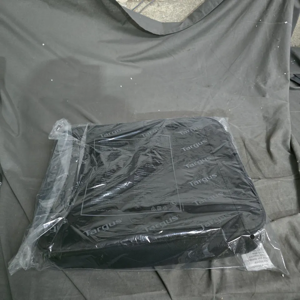 TARGUS LAPTOP CARRY CASE – BLACK .