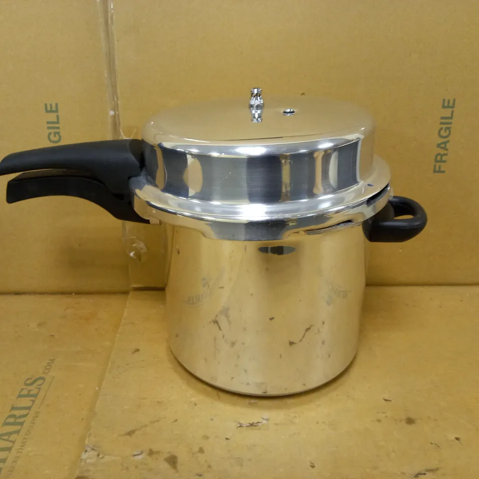 PRESTIGE HIGH DOME PRESSURE COOKER WITH STEAMER