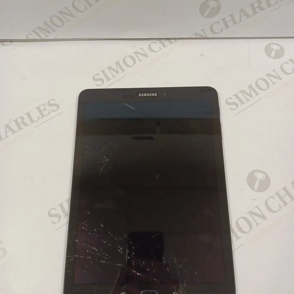 SAMSUNG GALAXY TAB SM-T820