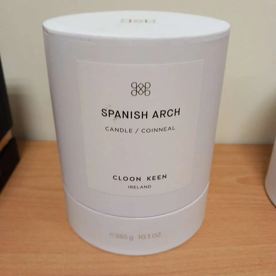BOXED SPANISH ARCH CLOON KEEN IRELAND 285G CANDLE