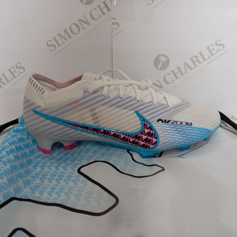 NIKE AIR ZOOM FOOTBALL BOOTS ASTRO - UK 7