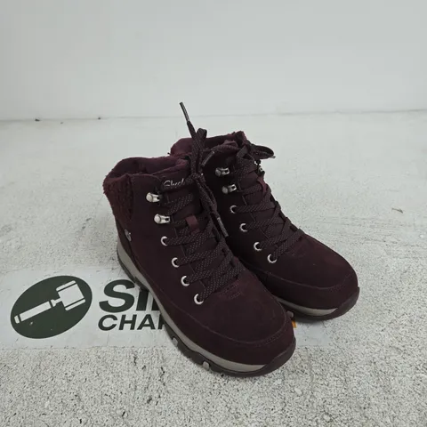 SKECHERS WOMENβS BURGUNDY SUEDE WINTER BOOTS WITH FAUX FUR LINING β UK 5 (US 8, EUR 38)