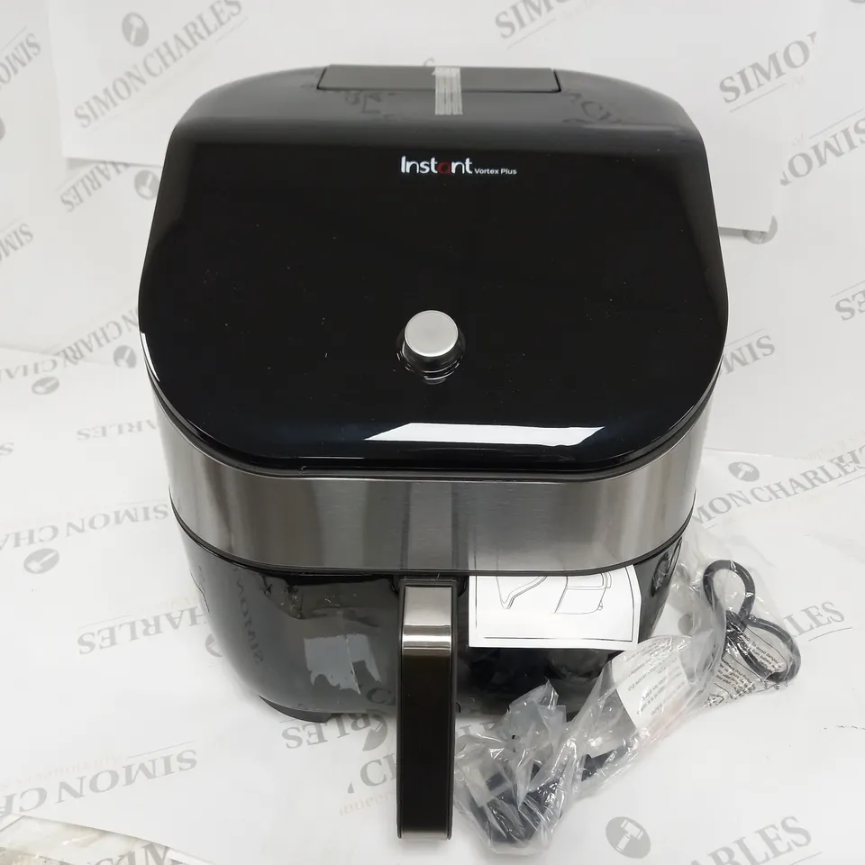 BOXED INSTANT VORTEX 6 IN 1 AIR FRYER 