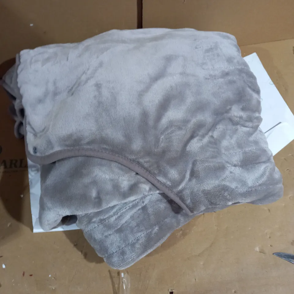 COZEE HOME HEATED PLUSH WEARABLE BLANKET IN GREY