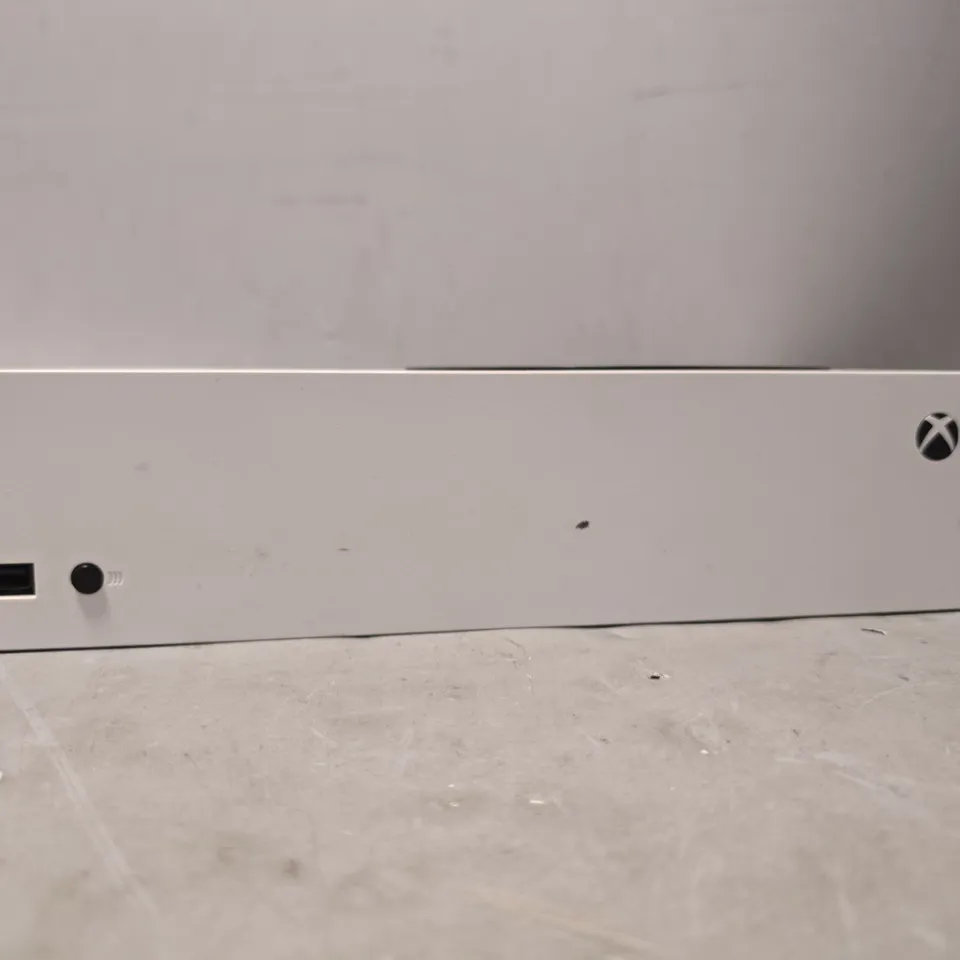 XBOX SERIES S CONSOLE IN WHITE 