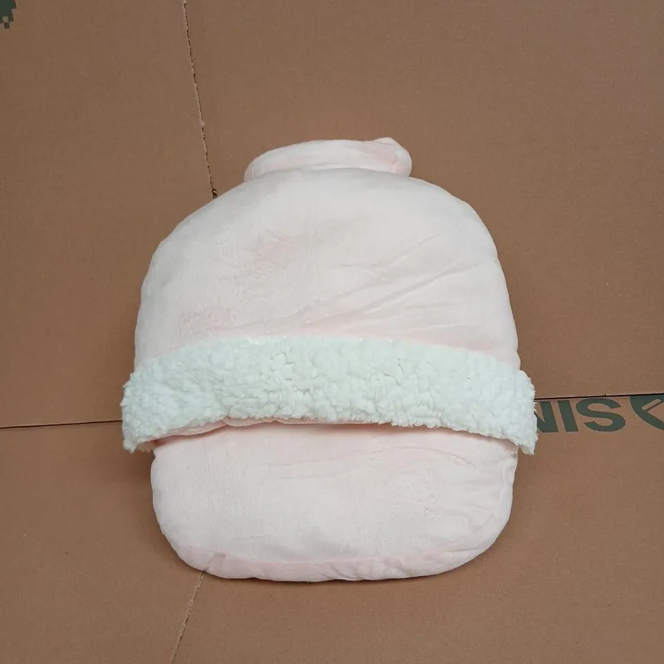 APPROXIMATELY SIX 2000ML HOT WATER BAG WITH HAND POCKET