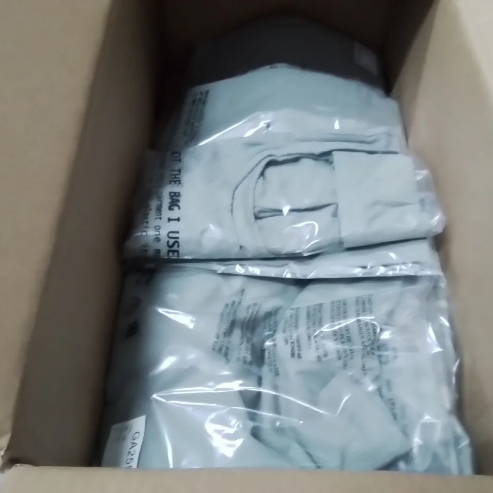 BOXED BRAND NEW APPROXIMATELY 16 SIMPLY BE RIBBED TANK TOP KHAKI SIZE 24