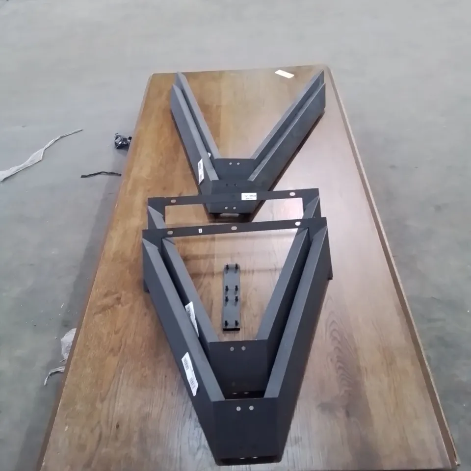 PALLET CONTAINING 2 SOLID WOOD TABLE TOPS WITH LEGS (NOT MACHING)