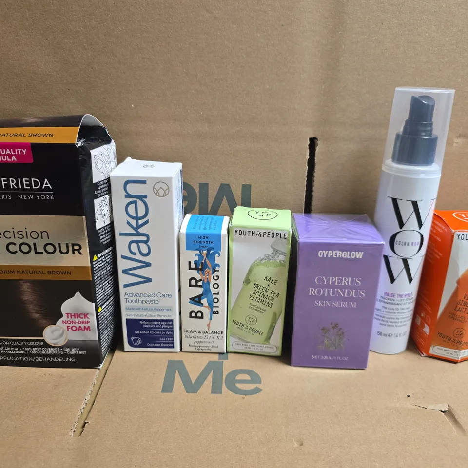 APPROXIMATELY 15 ASSORTED HEALTH & BEAUTY PRODUCTS TO INCLUDE YOUTH TO THE PEOPLE, WOW AND WAKEN 