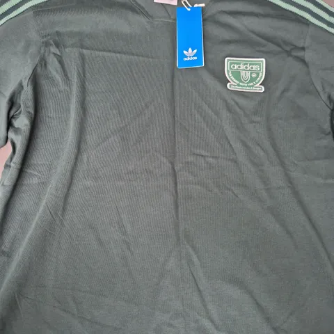 ADIDAS CREW NECK T-SHIRT IN GREEN SIZE LARGE