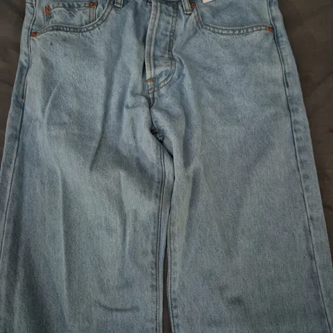 LEVI'S 501 ORIGINAL JEANS IN BLUE SIZE 30/32