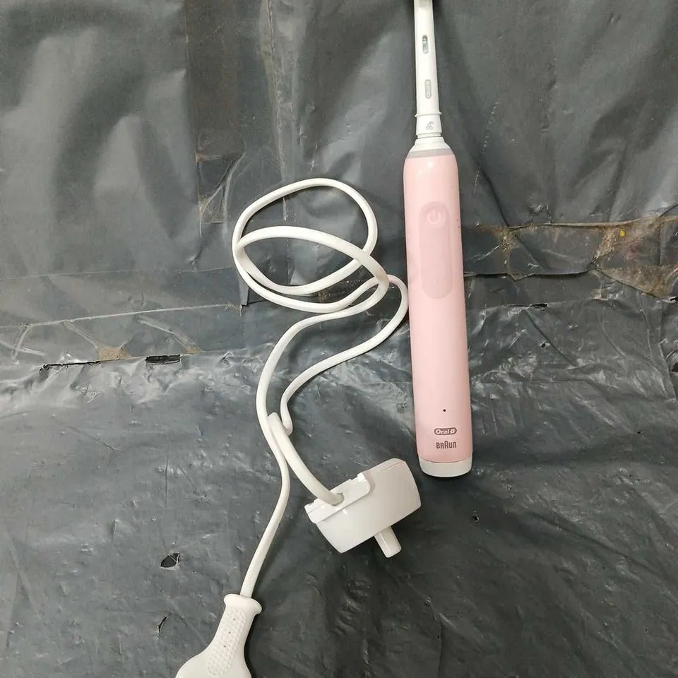 ORAL-B PRO SERIES 3 TRAVEL EDITION IN PINK