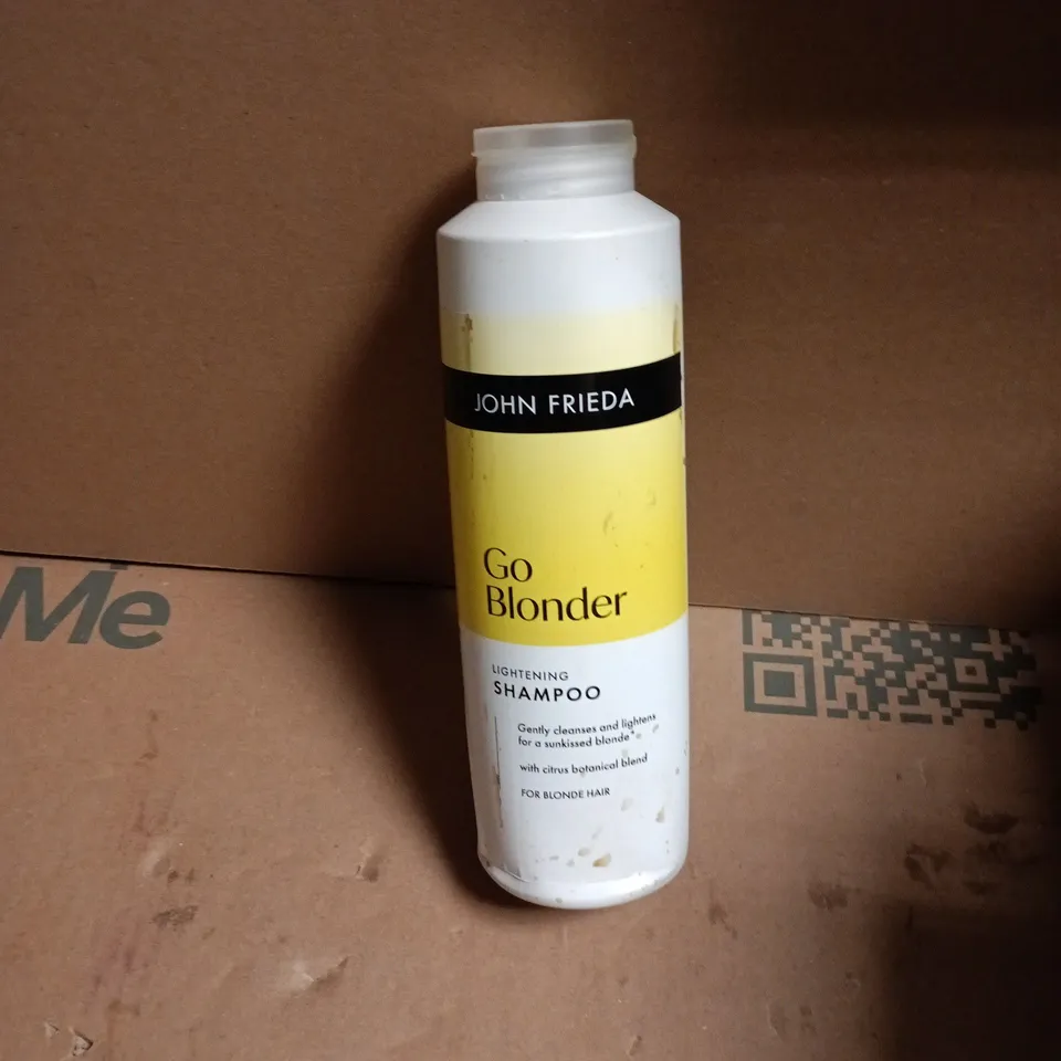 APPROXIMATELY 10 ASSORTED COSMETIC ITEMS INCLUDING CIROA BODY BUTTER , JOHN FRIEDA LIGHTENING SHAMPOO AND SOAP & GLORY BODY WASH 