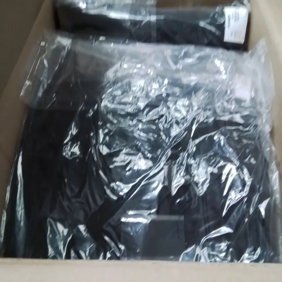 BOXED BRAND NEW APPROXIMATELY 6 JD WILLIAMS JEANS BLACK SIZE 28